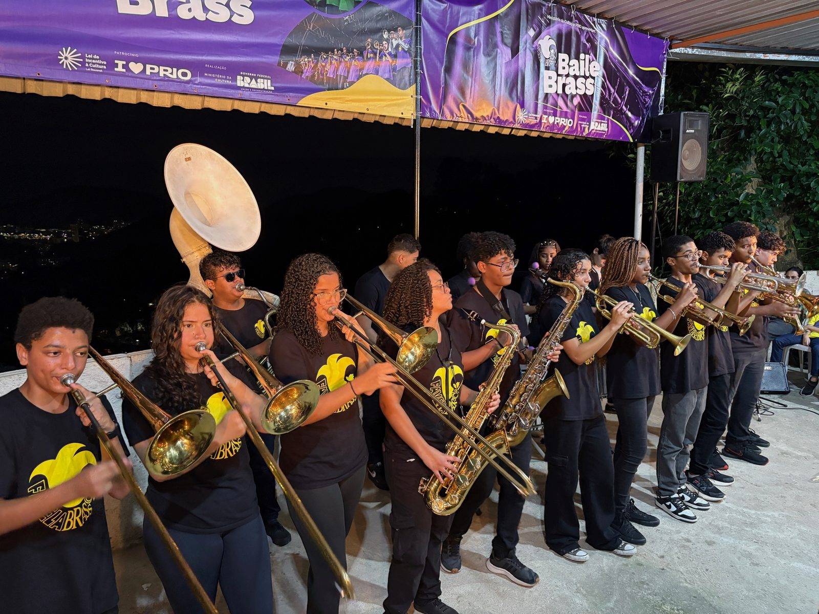 Banda tocando no Baile Brass