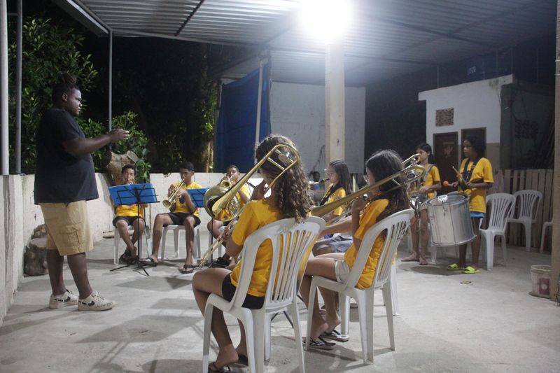 Ensaio de banda na comunidade Pereira da Silva